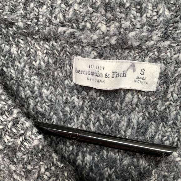Abercrombie & Fitch Sweater - Picture 4 of 6